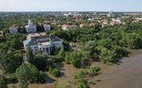 Chùm ảnh nhà máy thủy điện Kakhovka ngập lụt sau khi bị pháo kích