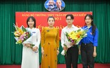 Học sinh Hà Nội xúc động đọc lời thề khi được kết nạp Đảng