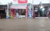 Nhiều tuyến đường ở Đà Nẵng lại bị ngập nước sau trận mưa lớn