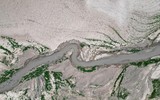 Hình ảnh đất đai nứt toác vì khô hạn ở Tây Ban Nha