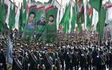 Iran duyệt binh với hàng loạt vũ khí tối tân