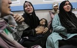 Chùm ảnh biểu tình rầm rộ sau vụ đánh bom vào bệnh viện ở Gaza 