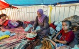 Hình ảnh xót xa cuộc sống tạm ở bệnh viện của người Palestine ở Gaza 