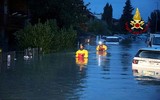 Chùm ảnh bão Ciaran tàn phá ở châu Âu, trút mưa kỷ lục