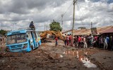 Chùm ảnh mưa và lở đất kinh hoàng khiến ít nhất 65 người thiệt mạng