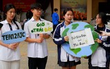 Sinh viên trường báo tích cực lan tỏa thông điệp Giờ Trái đất 2024