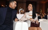 Bạn gái Ronaldo 'chiếm sóng' tại lễ trao giải Globe Soccer Awards