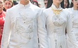 Vợ sắp cưới Quang Hải thử váy cưới, dân tình hết lời khen 