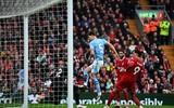 Chùm ảnh: Liverpool, Man City ‘dâng’ ngôi đầu Ngoại hạng Anh cho Arsenal 