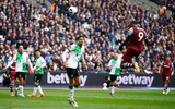 Chùm ảnh: Salah ‘bật’ thầy, Liverpool ‘hết cửa’ vô địch Ngoại hạng Anh 