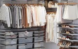 Cách sắp xếp tủ quần áo gọn gàng như cửa hàng thời trang