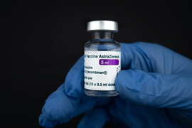 Khi đại dịch Covid-19 xảy ra, Việt Nam đã đặt mua 30 triệu liều vắc-xin của AstraZeneca. 
