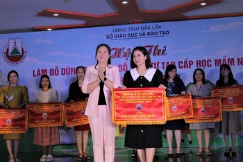 Phòng GD&ĐT huyện M'Drắk đạt giải Nhất Hội thi.