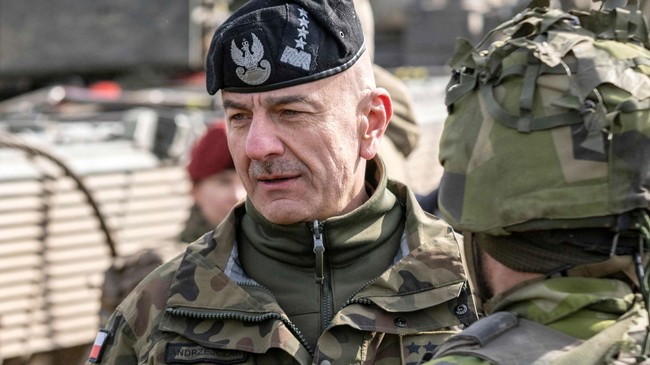 Ba Lan triển khai một sư đoàn cơ giới áp sát Kaliningrad