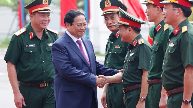 Thủ tướng Phạm Minh Chính thăm cán bộ, chiến sỹ Binh đoàn 12