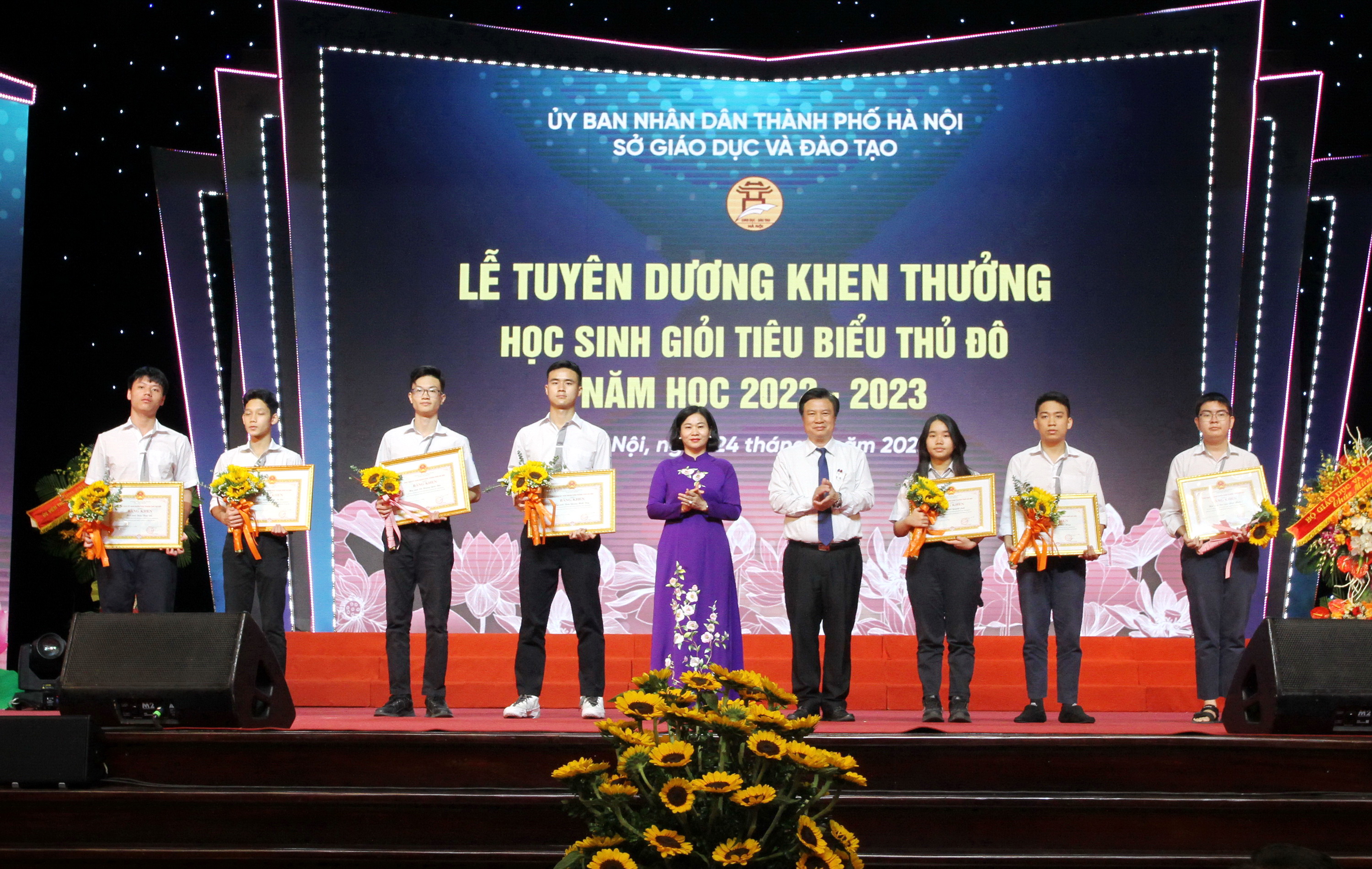 Hà Nội tuyên dương 759 học sinh giỏi tiêu biểu Thủ đô ảnh 5