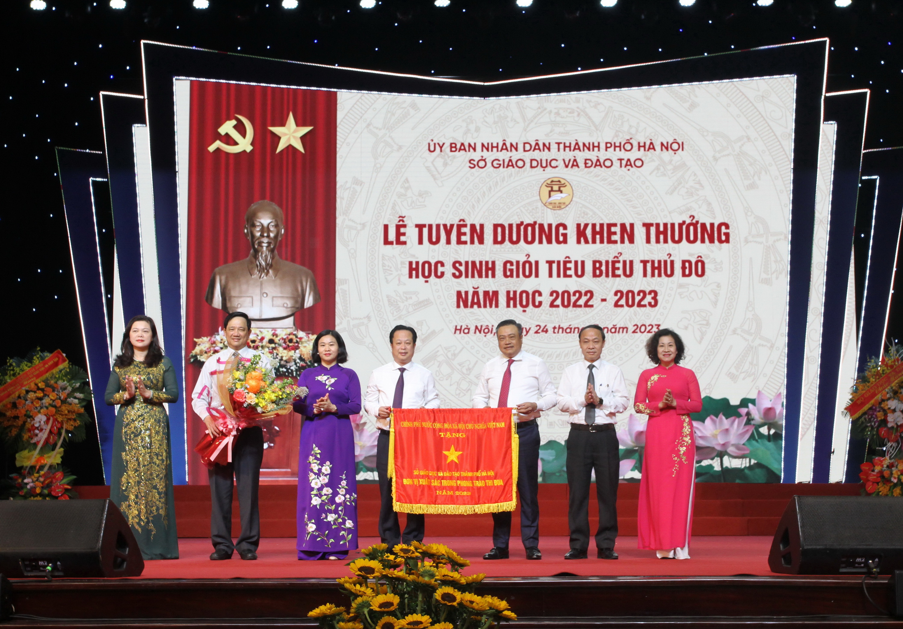 Hà Nội tuyên dương 759 học sinh giỏi tiêu biểu Thủ đô ảnh 2