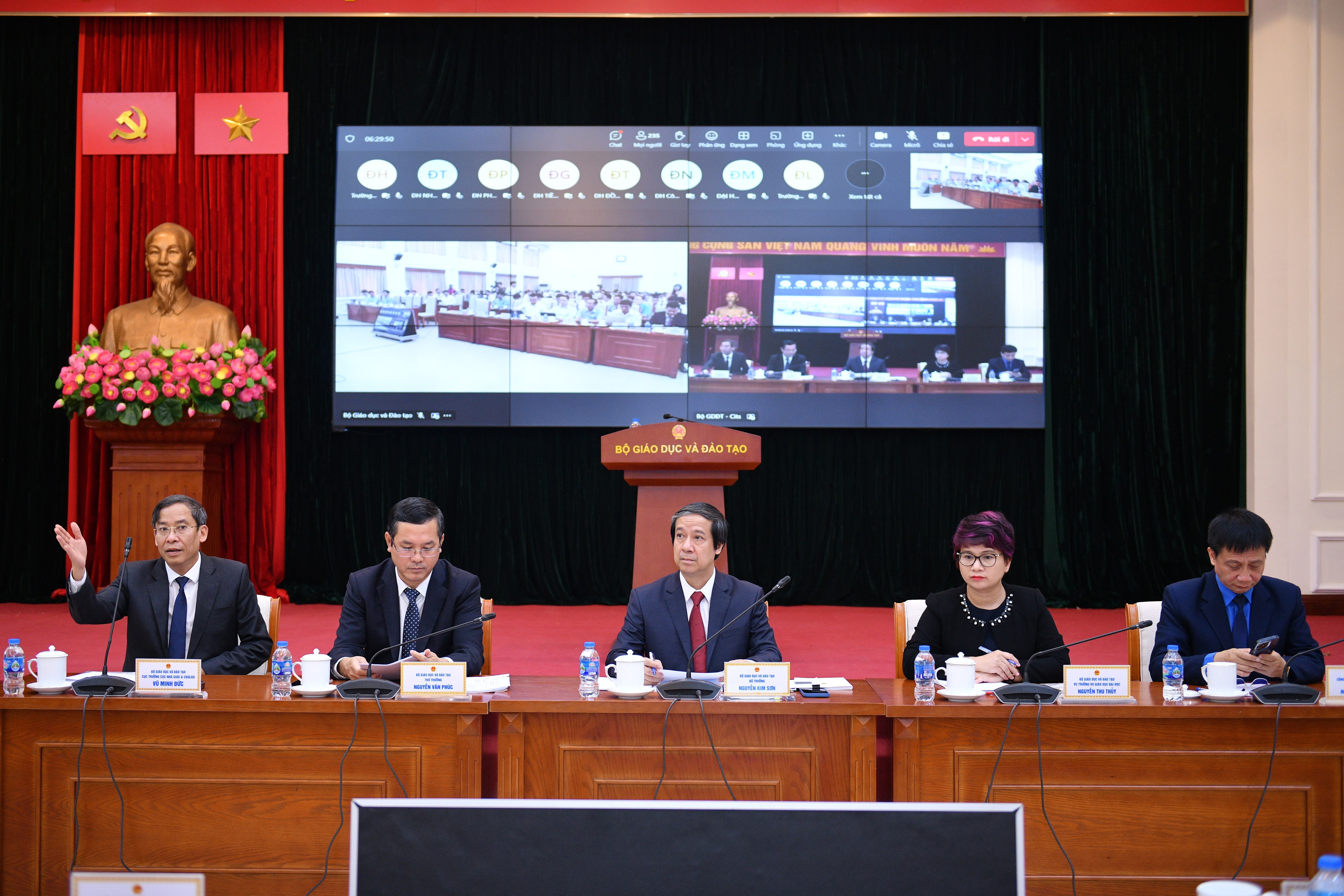 Bộ trưởng Nguyễn Kim Sơn nhấn mạnh '4 chữ kiên' để phát triển bền vững giáo dục  ảnh 2