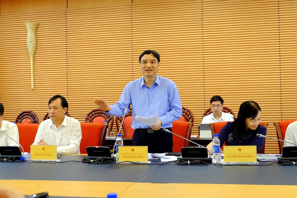 Chủ nhiệm Ủy ban Văn hóa, Giáo dục của Quốc hội Nguyễn Đắc Vinh phát biểu tại buổi làm việc. ảnh 2