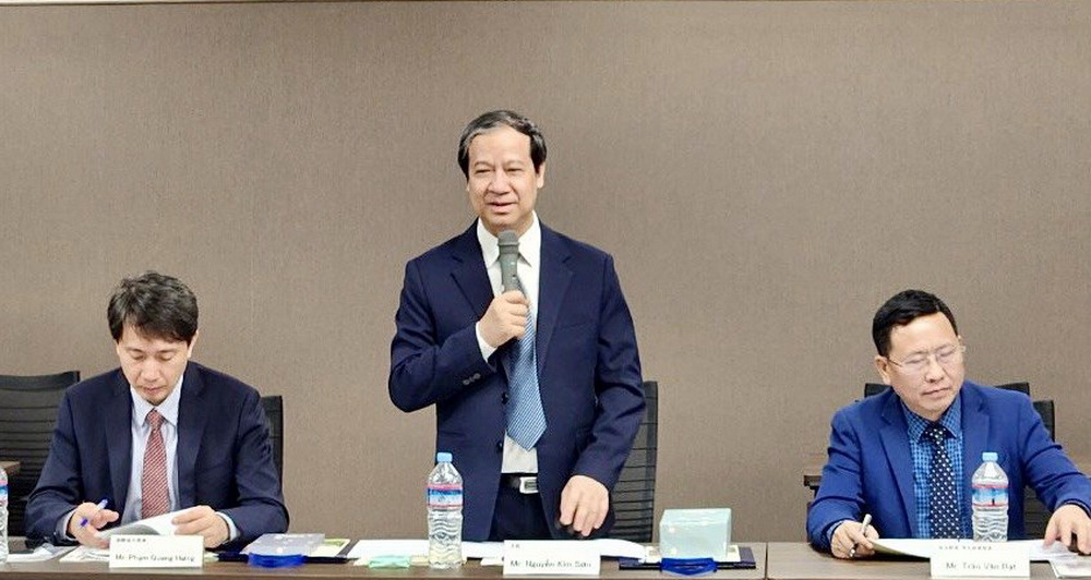 Bộ trưởng Nguyễn Kim Sơn trao đổi tại cuộc làm việc với Ban Giám hiệu và cán bộ chuyên môn Trường Đại học Tokyo Gakugei. ảnh 1