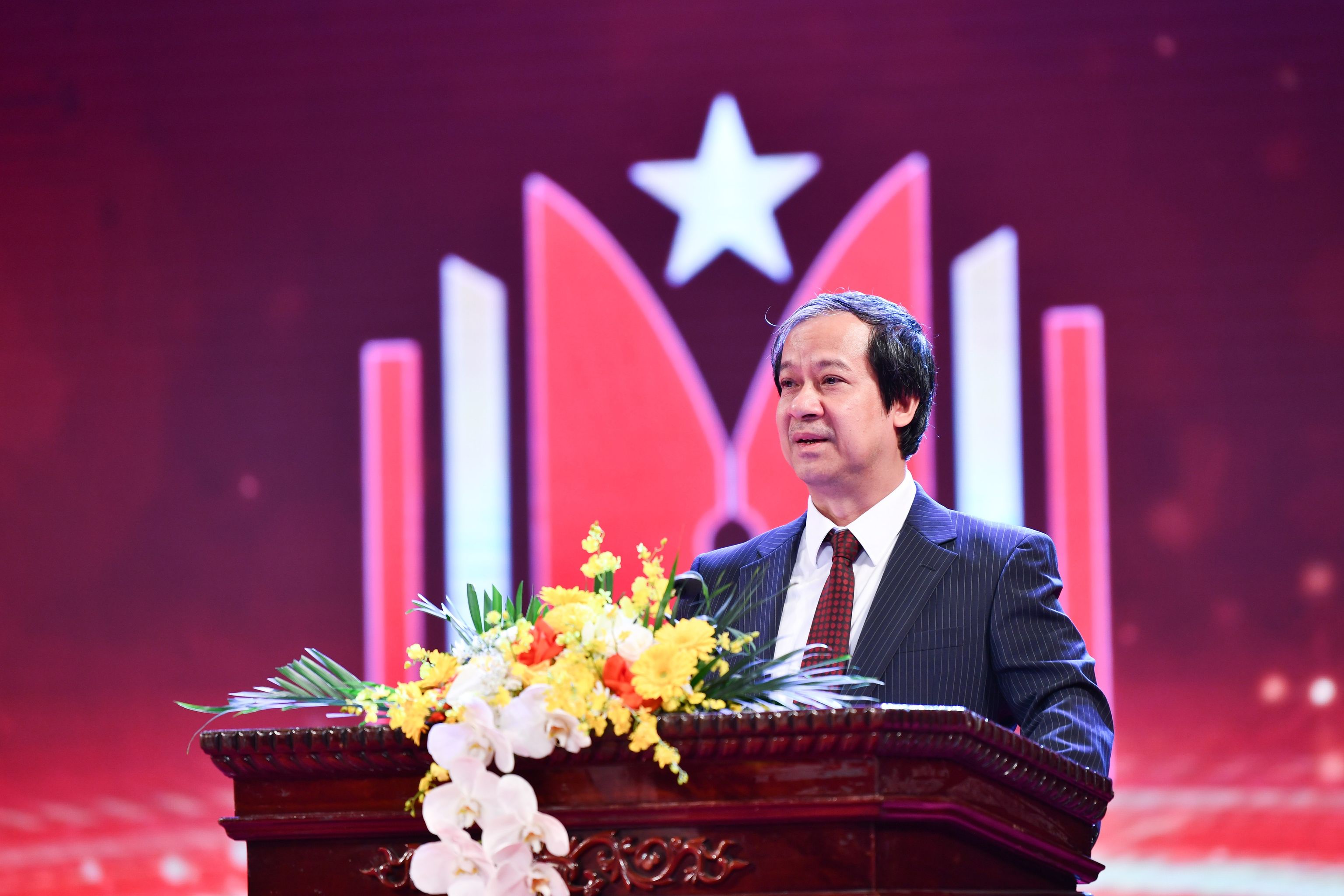 Bộ trưởng Bộ GD&ĐT Nguyễn Kim Sơn phát biểu tại Lễ trao Giải Báo chí toàn quốc "Vì sự nghiệp Giáo dục Việt Nam" năm 2023, sáng 18/11.