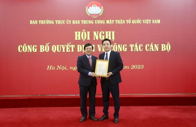 Ông Nguyễn Văn Dũng làm Phó Tổng Biên tập Tạp chí Mặt trận