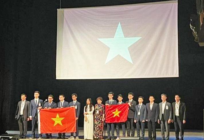 Đoàn học sinh Việt Nam tham dự IOAA 2022