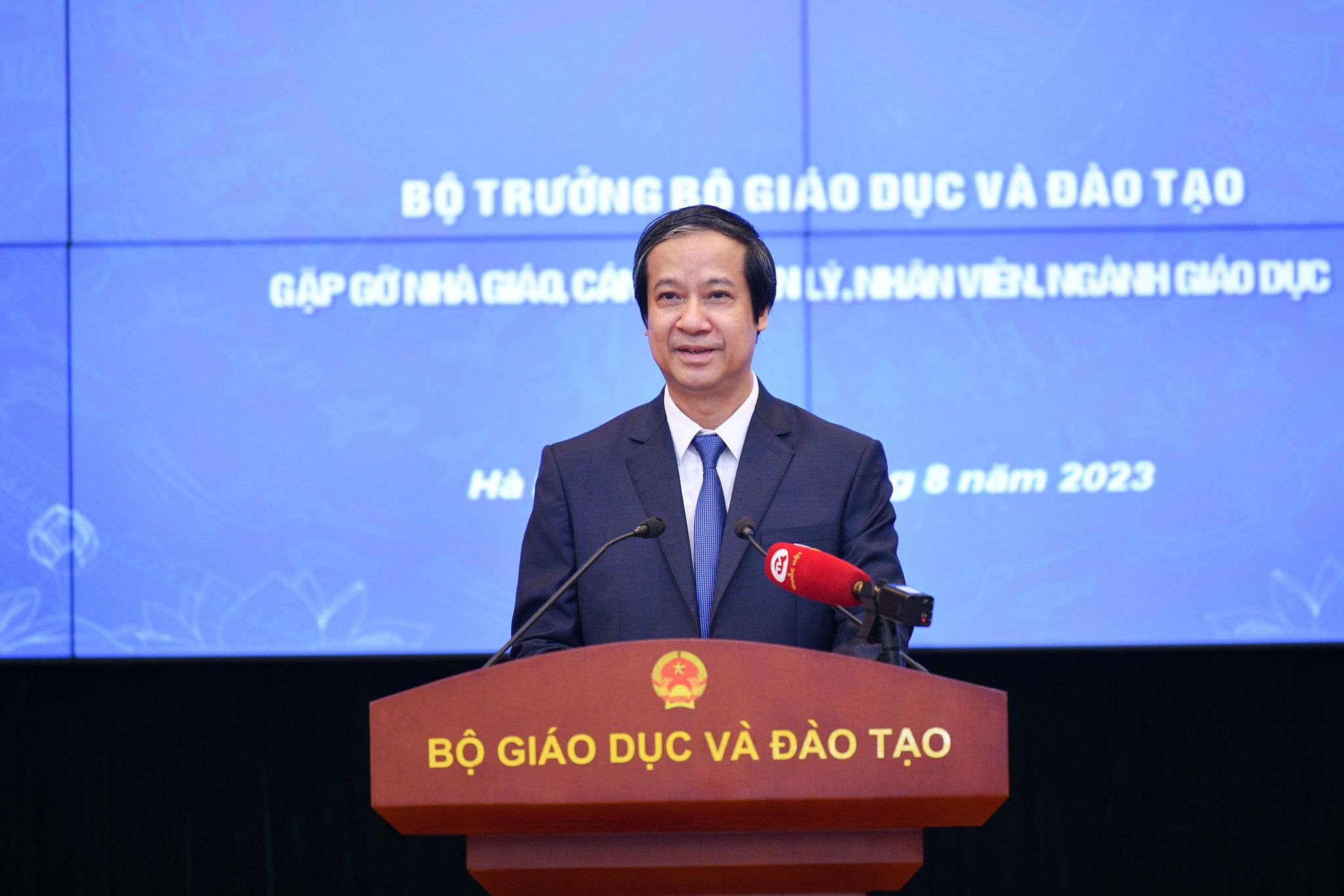 Bộ trưởng Bộ GD&ĐT Nguyễn Kim Sơn phát biểu tại buổi gặp gỡ giáo viên, cán bộ quản lý, nhân viên bậc mầm non, phổ thông, giáo dục thường xuyên.