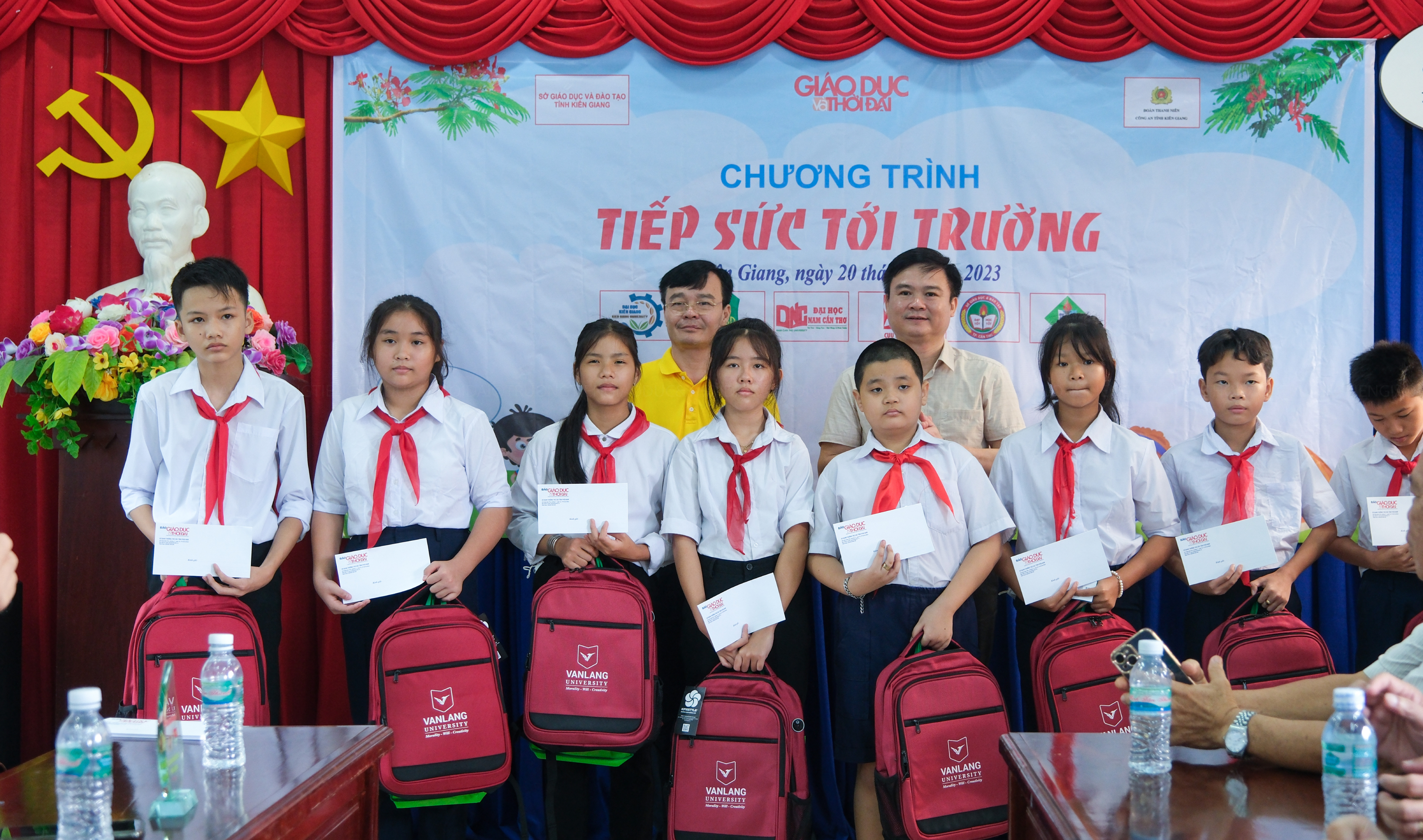 Chương trình 'Tiếp sức đến trường' đến với học sinh Kiên Giang ảnh 10