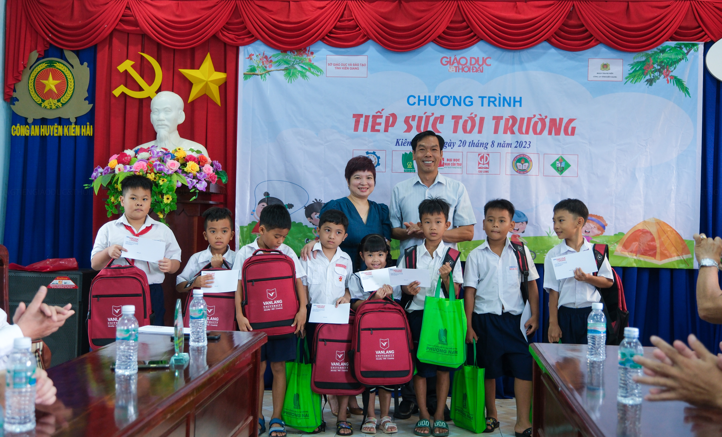 Chương trình 'Tiếp sức đến trường' đến với học sinh Kiên Giang ảnh 9