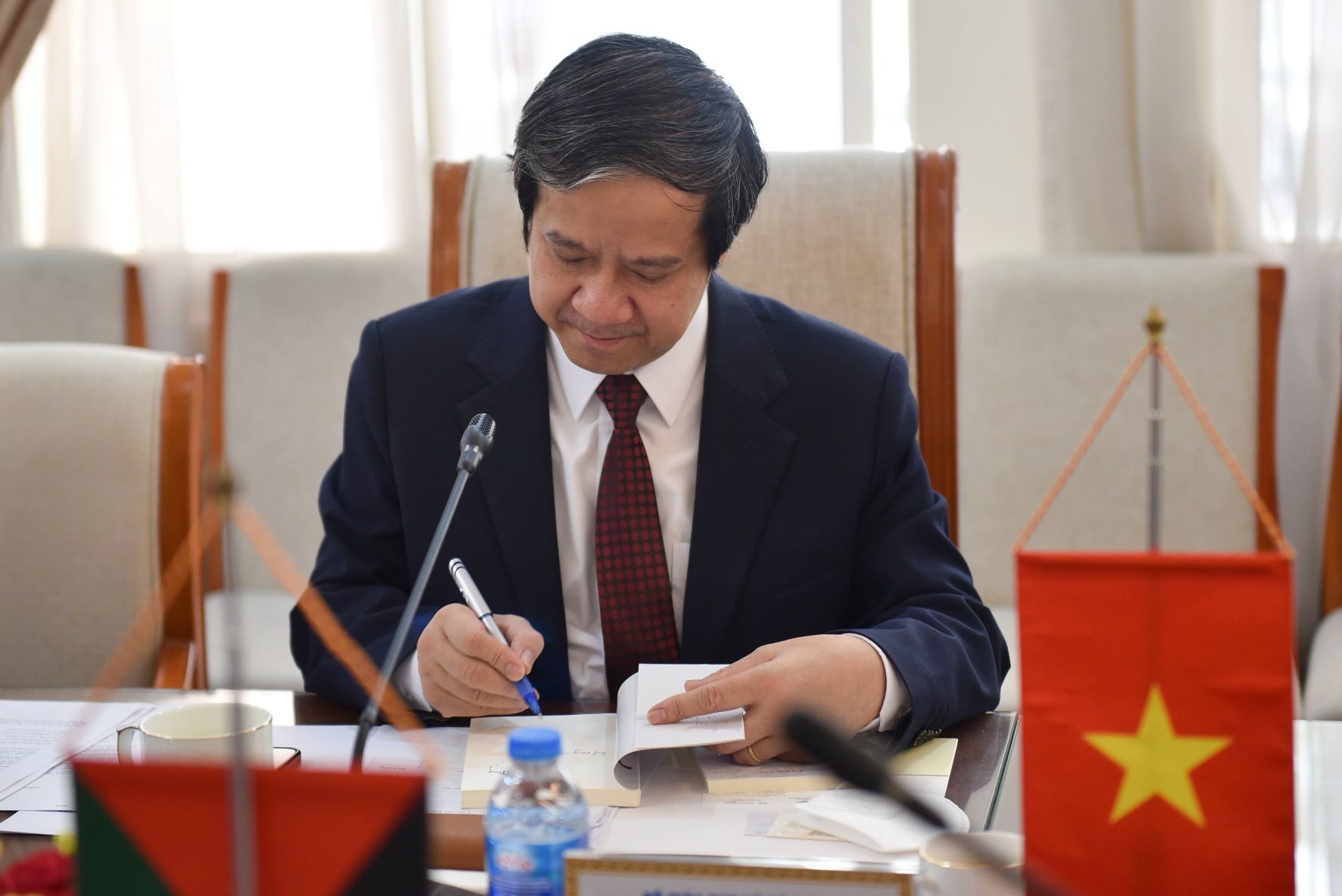 Bộ trưởng Nguyễn Kim Sơn tiếp Đại sứ Palestine tại Việt Nam  ảnh 5