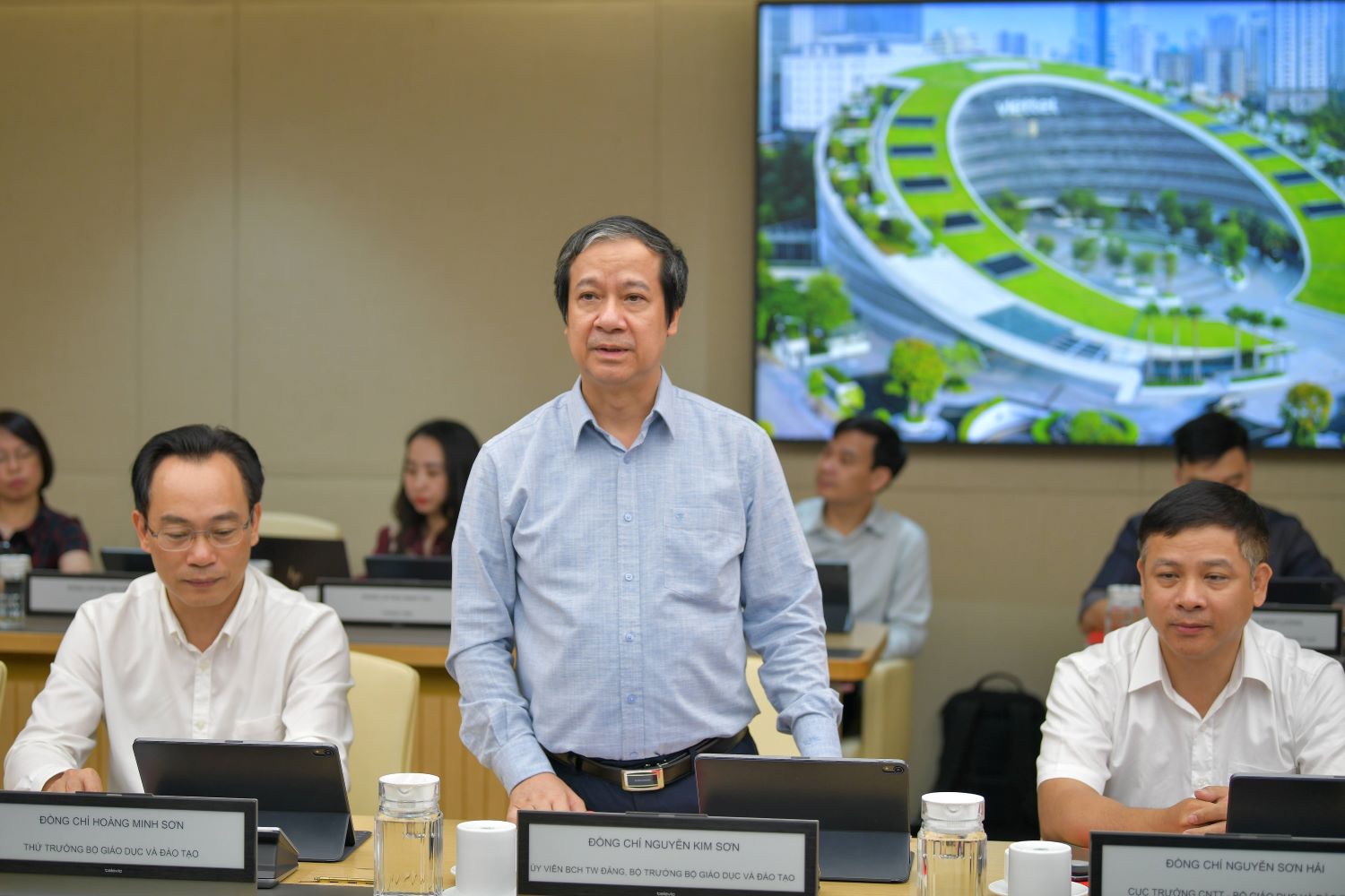 Bộ trưởng Nguyễn Kim Sơn làm việc với Tập đoàn Viettel ảnh 2