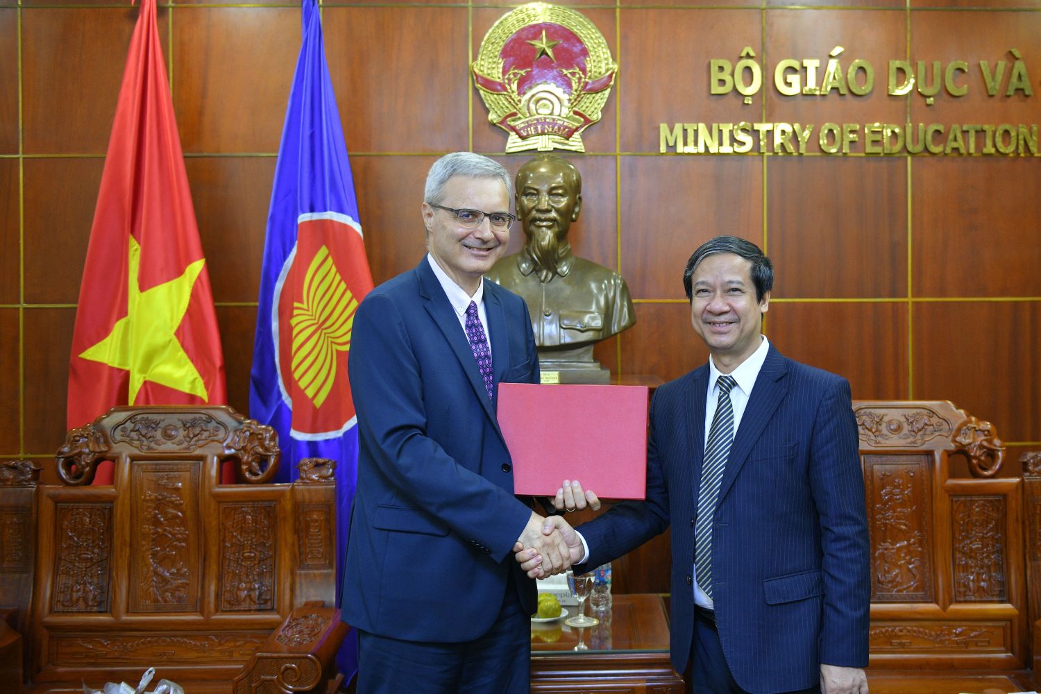Bộ trưởng Nguyễn Kim Sơn tiếp Đại sứ Cộng hòa Pháp tại Việt Nam ảnh 1