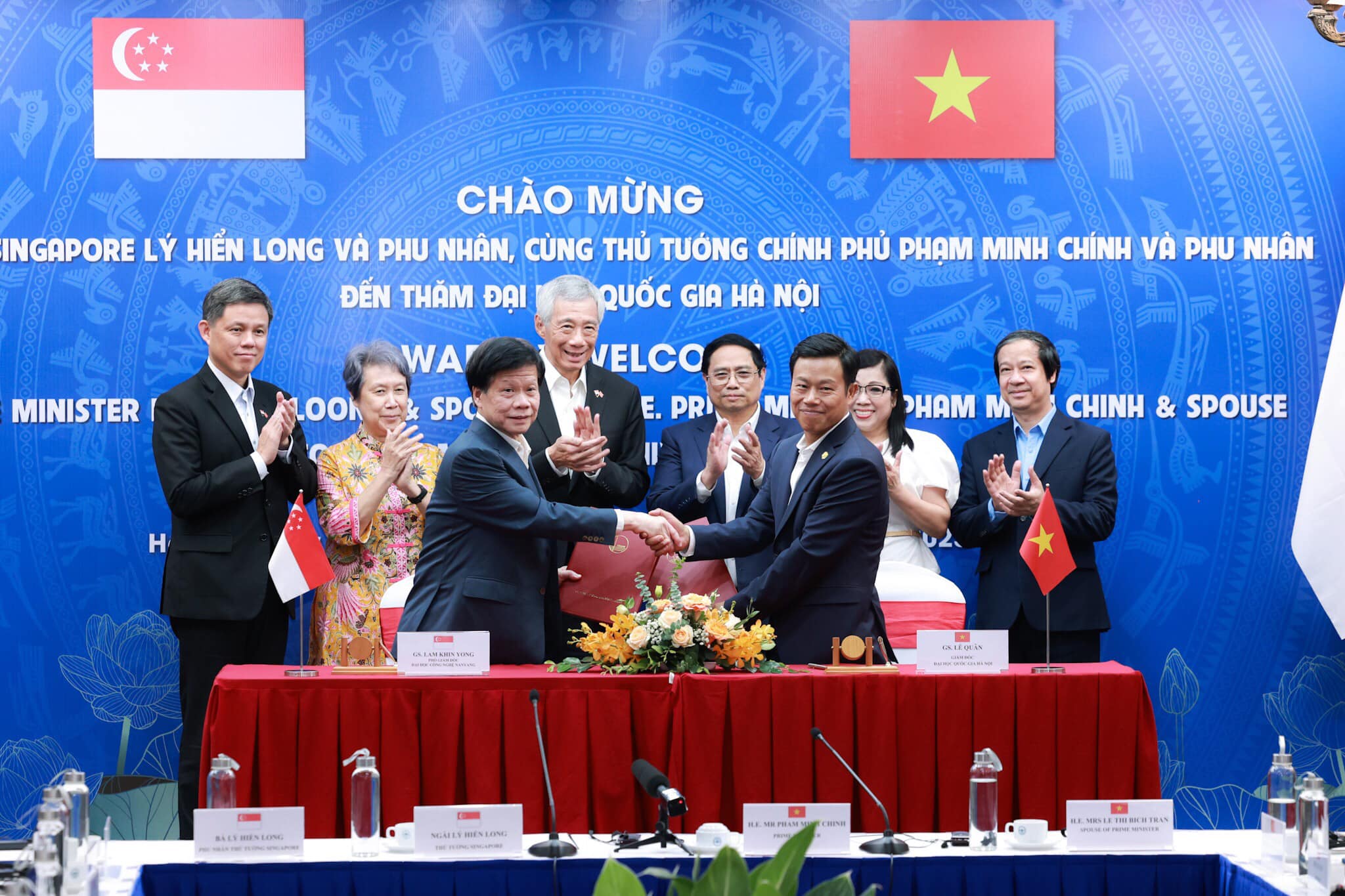 Thủ tướng Phạm Minh Chính và Thủ tướng Lý Hiển Long gặp gỡ sinh viên ĐHQG Hà Nội ảnh 3