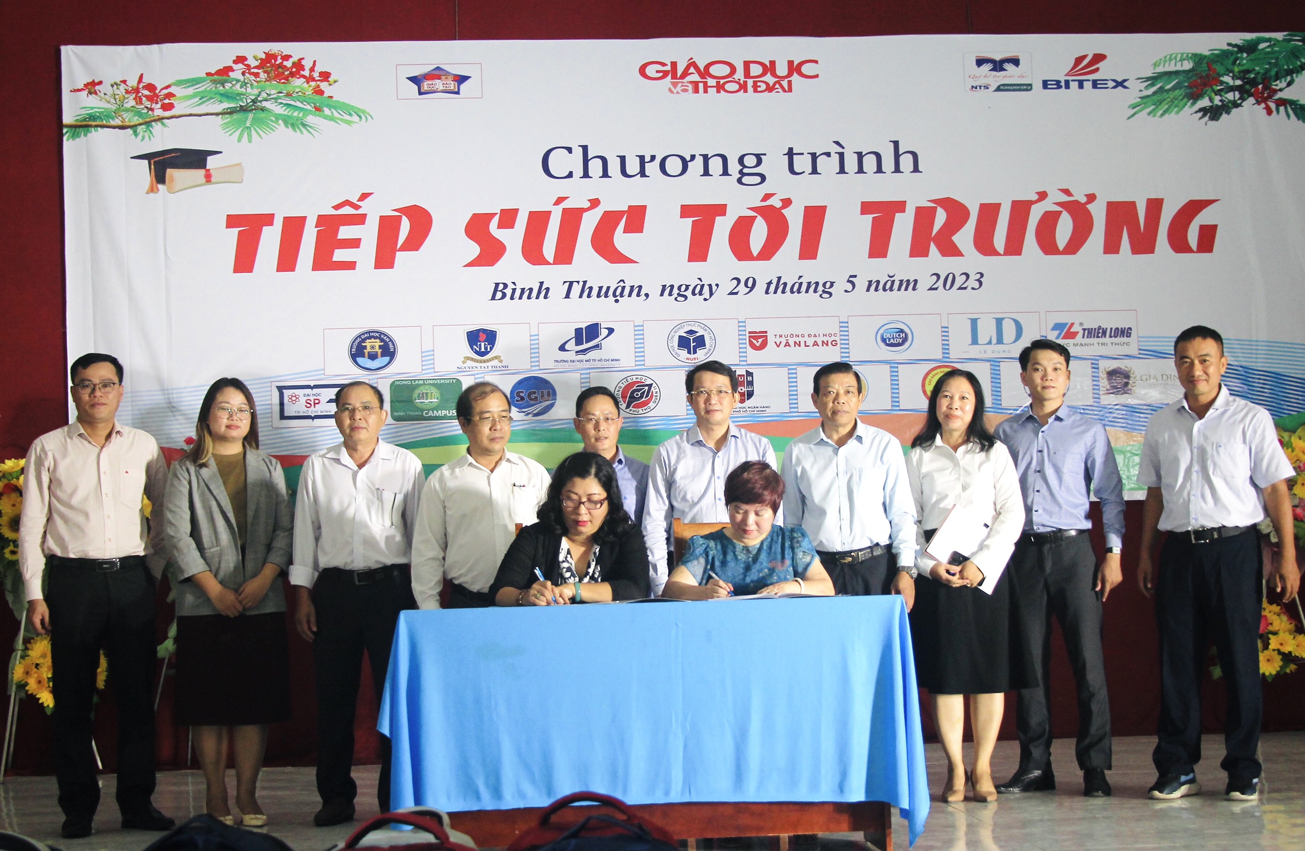 Báo Giáo dục và Thời đại và Sở GD&ĐT Bình Thuận ký kết hợp tác ảnh 1