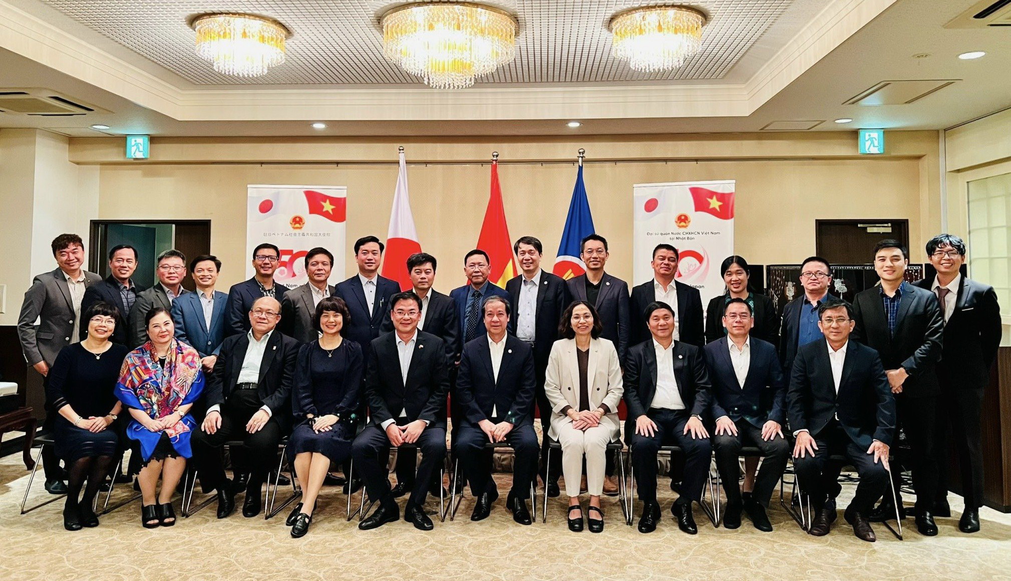 Bộ trưởng Nguyễn Kim Sơn và đoàn công tác Bộ GD&ĐT thăm và làm việc với Đại sứ quán Việt Nam tại Nhật Bản.