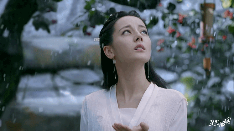 Tạo hình của Địch Lệ Nhiệt Ba trong  trailer "Tam sinh tam thế chẩm thượng thư".