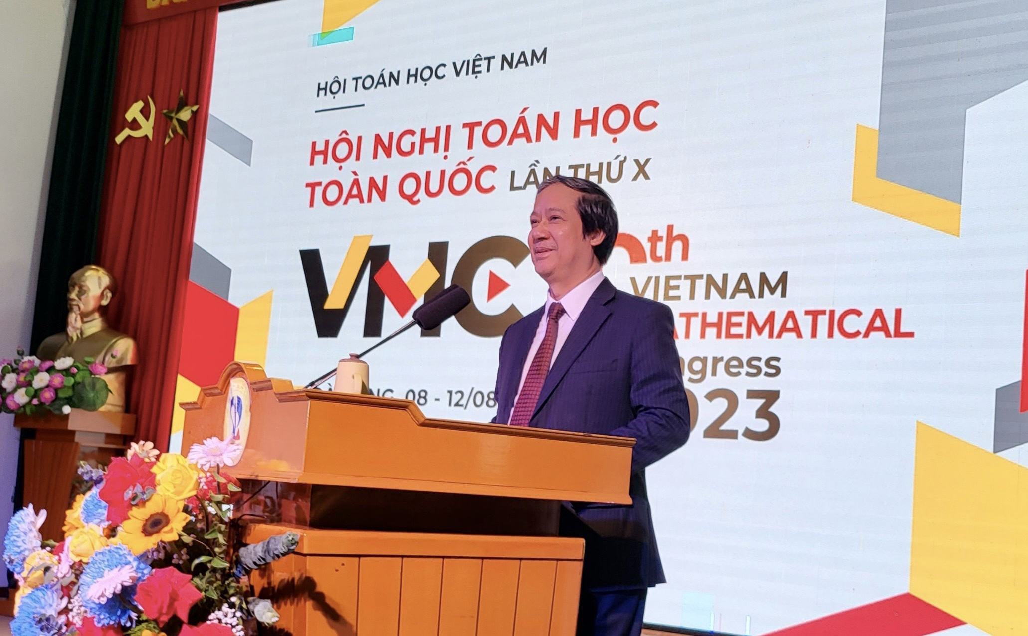 Bộ trưởng Bộ GD&ĐT Nguyễn Kim Sơn phát biểu khai mạc tại Hội nghị Toán học toàn quốc lần thứ X.