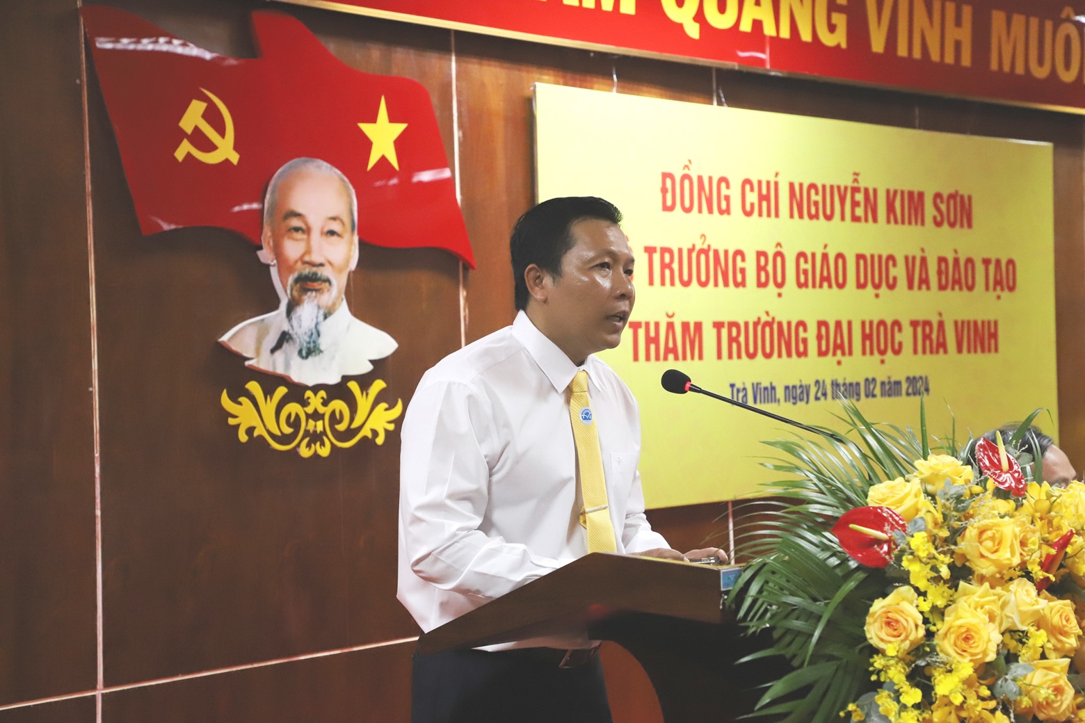 PGS.TS Nguyễn Minh Hòa - Hiệu trưởng Trường ĐH Trà Vinh phát biểu tại buổi làm việc.