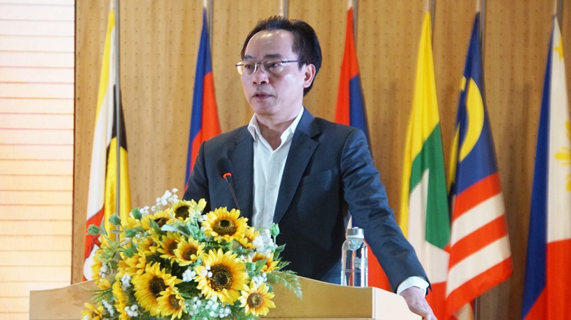 Thứ trưởng Hoàng Minh Sơn chủ trì Hội nghị tuyển sinh năm 2024 tại Trường Đại học Ngân hàng TPHCM. Ảnh: Mạnh Tùng