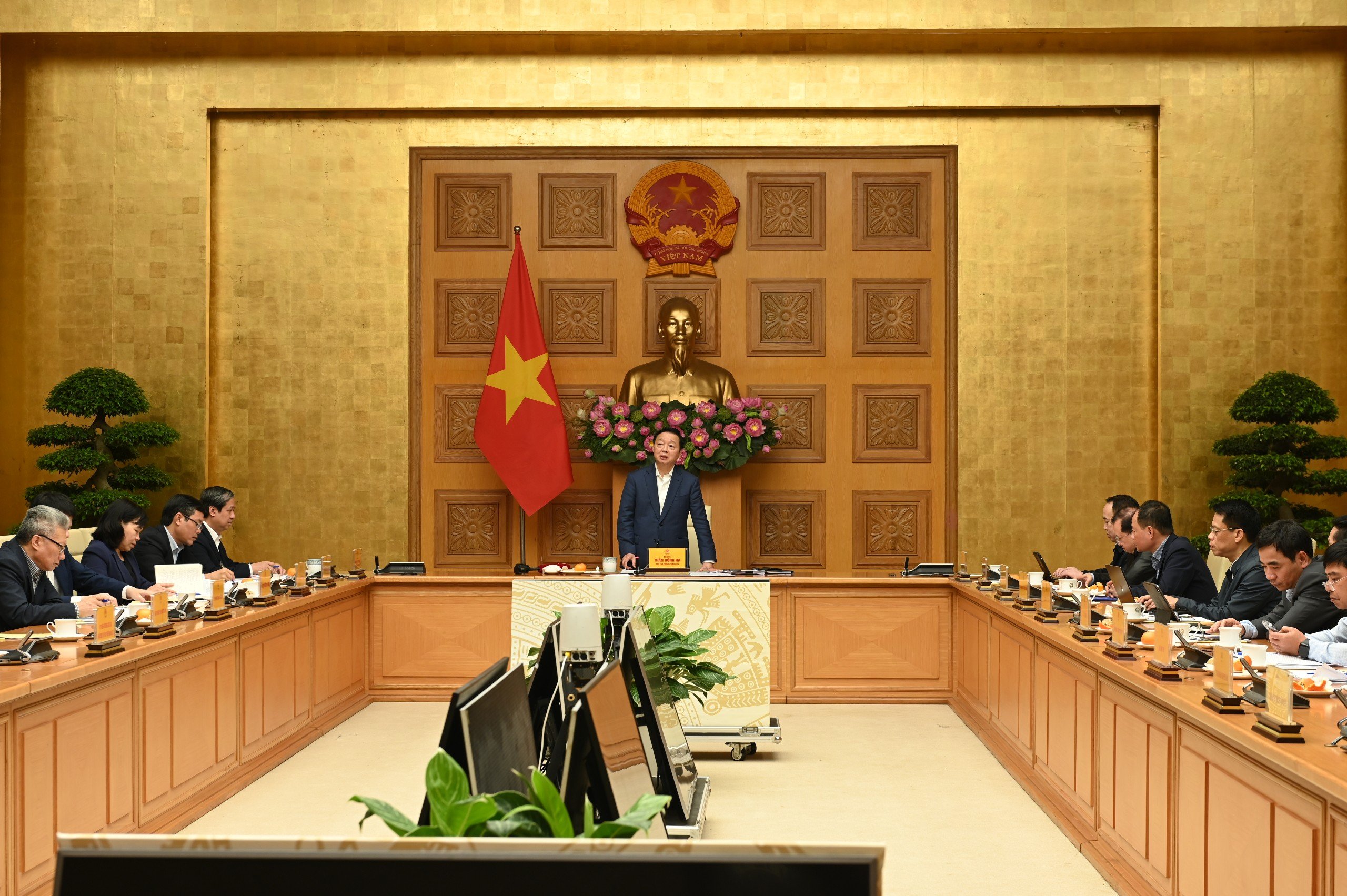 Phó Thủ tướng Trần Hồng Hà chủ trì Phiên họp.