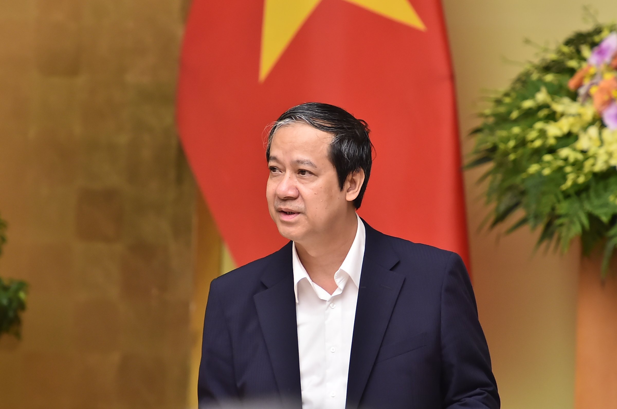 Bộ trưởng Bộ GD&ĐT Nguyễn Kim Sơn phát biểu tại phiên họp.