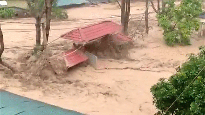 Lũ kinh hoàng tại huyện miền núi Kỳ Sơn, Nghệ An.
