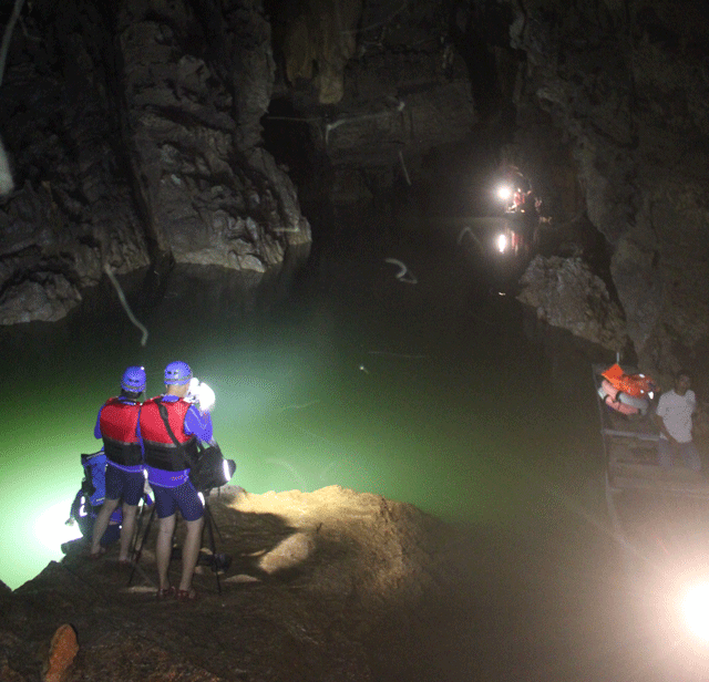 Tour du lịch mạo hiểm 4500m xuyên Sơn Hồ khám phá hệ thống hang động đa dạng đang chìm trong bóng tối được nhiều du khách quan tâm
