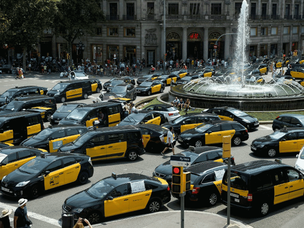 Taxi đình công tại Tây Ban Nha (Ảnh: thanhnien.vn)