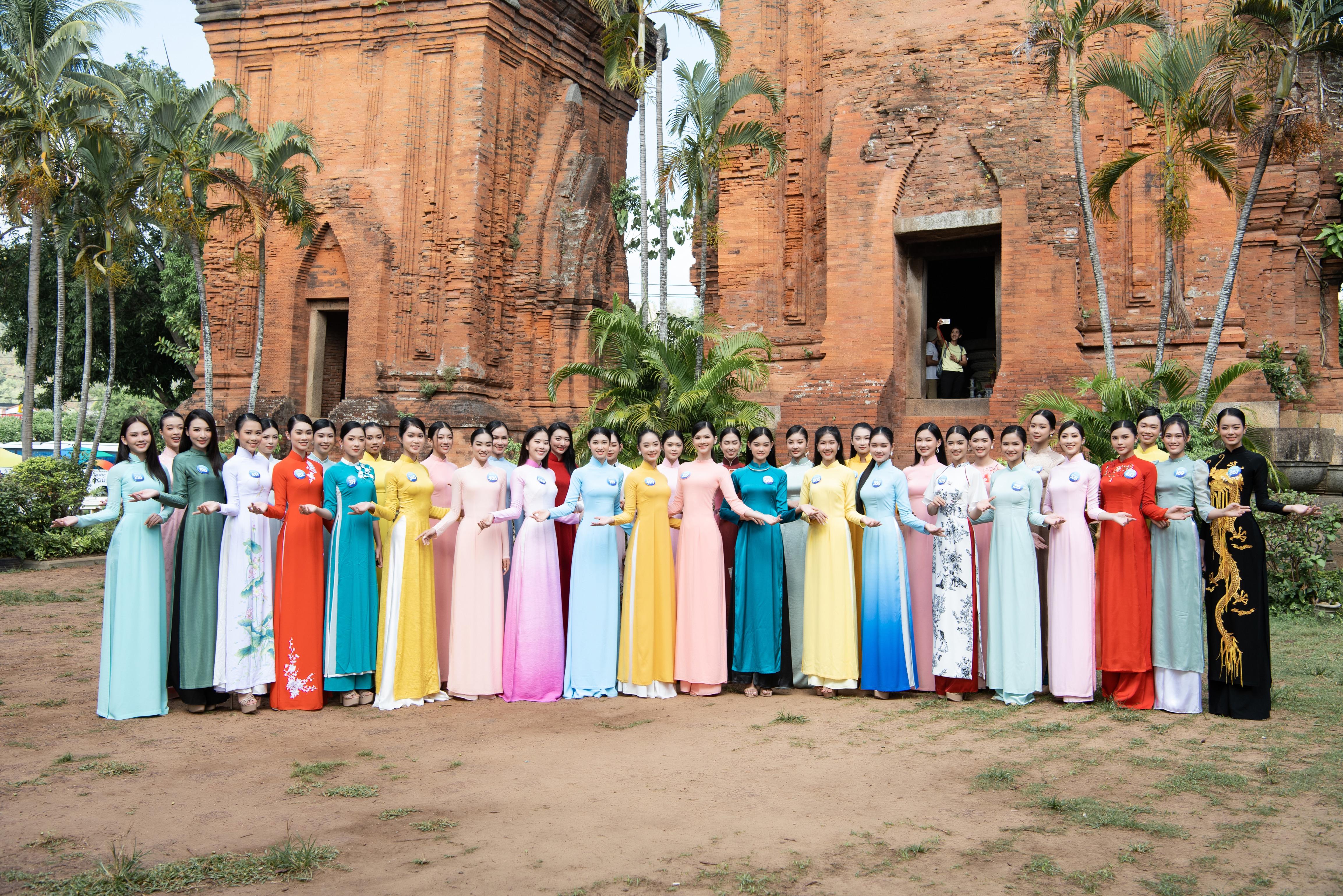 Top 38 Miss World Vietnam 2022 khoe dáng trong tà áo dài khiến vạn người mê 