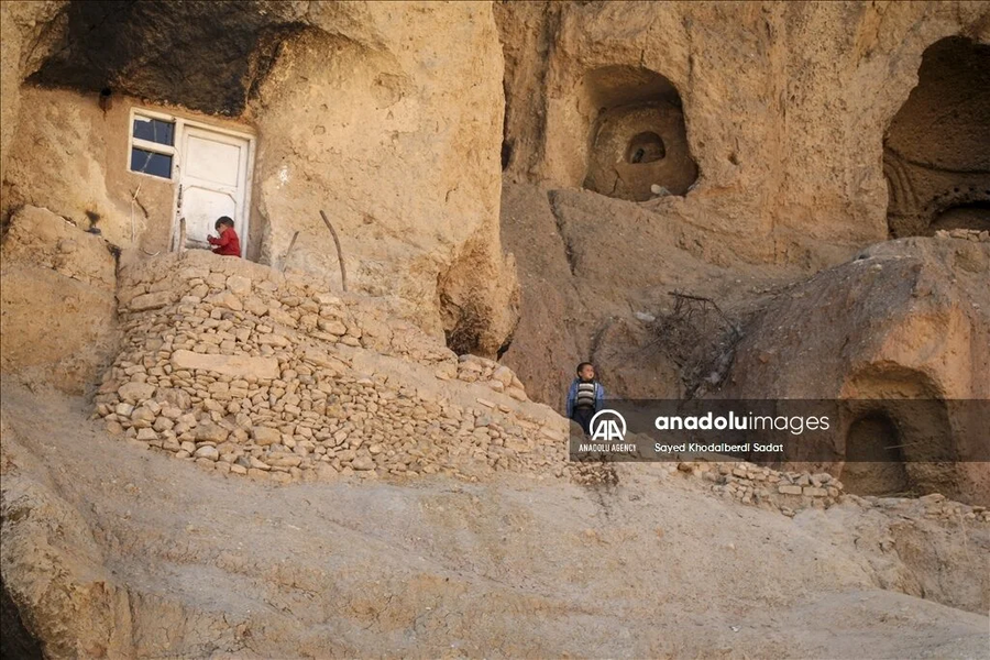 Cuộc sống đặc biệt của những người Afghanistan trong hang động ảnh 2
