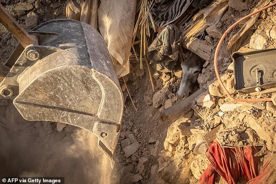 Hình ảnh Maroc chạy đua với thời gian khi số nạn nhân động đất tăng chóng mặt 