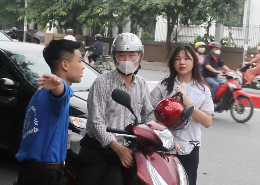 Tiếp sức sĩ tử trước kỳ thi vào trường chuyên Hà Nội