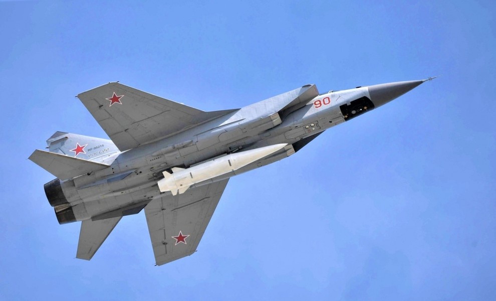 Ukraine treo thưởng lấy được tiêm kích MiG-31K mang tên lửa Kinzhal
